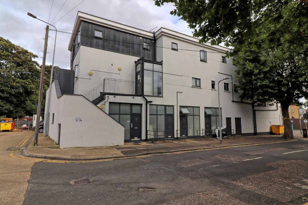 Urban Stylish Apartment - Southend Stays Eksteriør billede