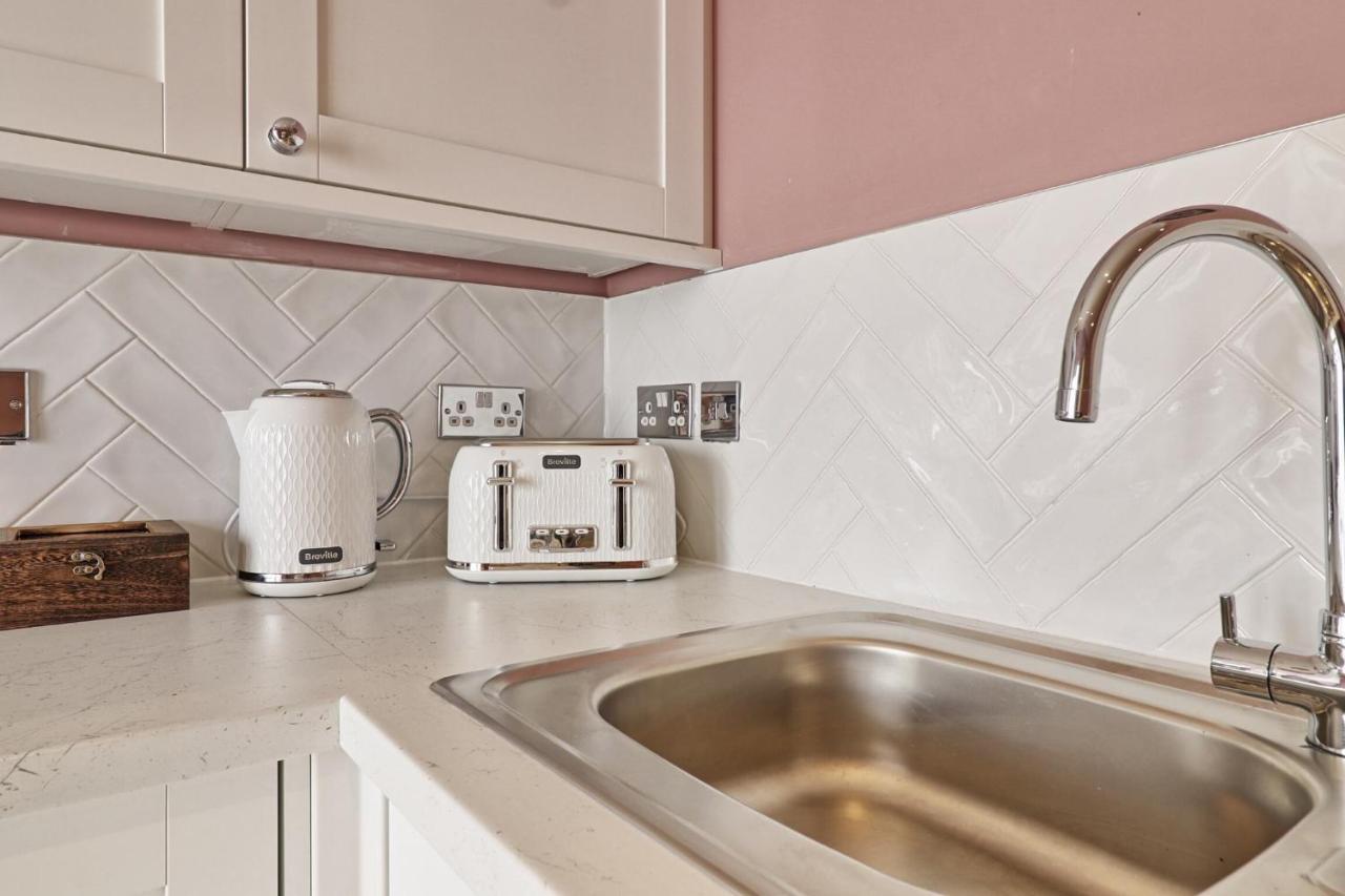 Urban Stylish Apartment - Southend Stays Eksteriør billede